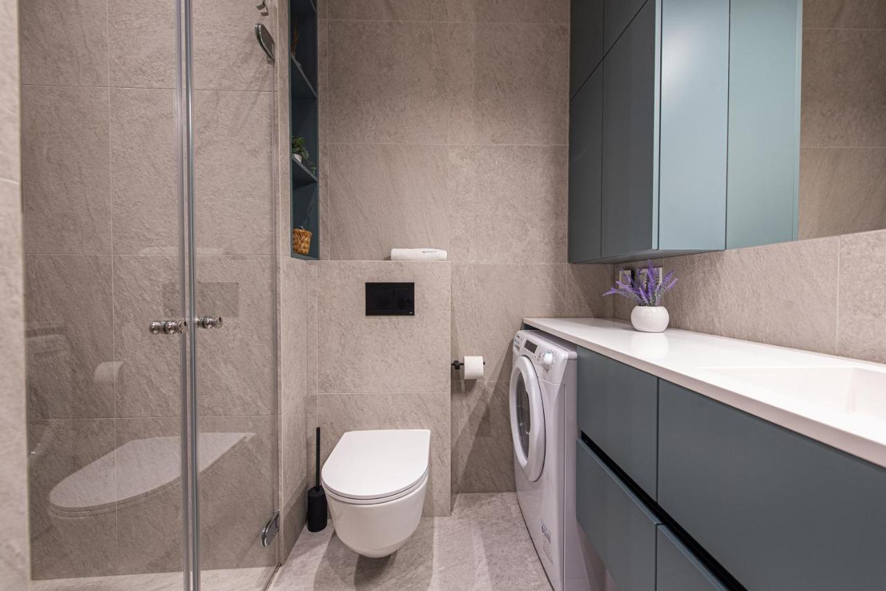 Cohost I New Basteja Life Apartments W-Garage Prkg & Self Check-In ヴィリニュス エクステリア 写真
